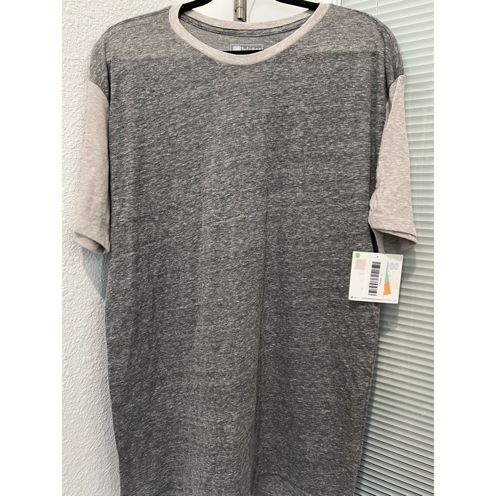 Large LuLaRoe Patrick Tee